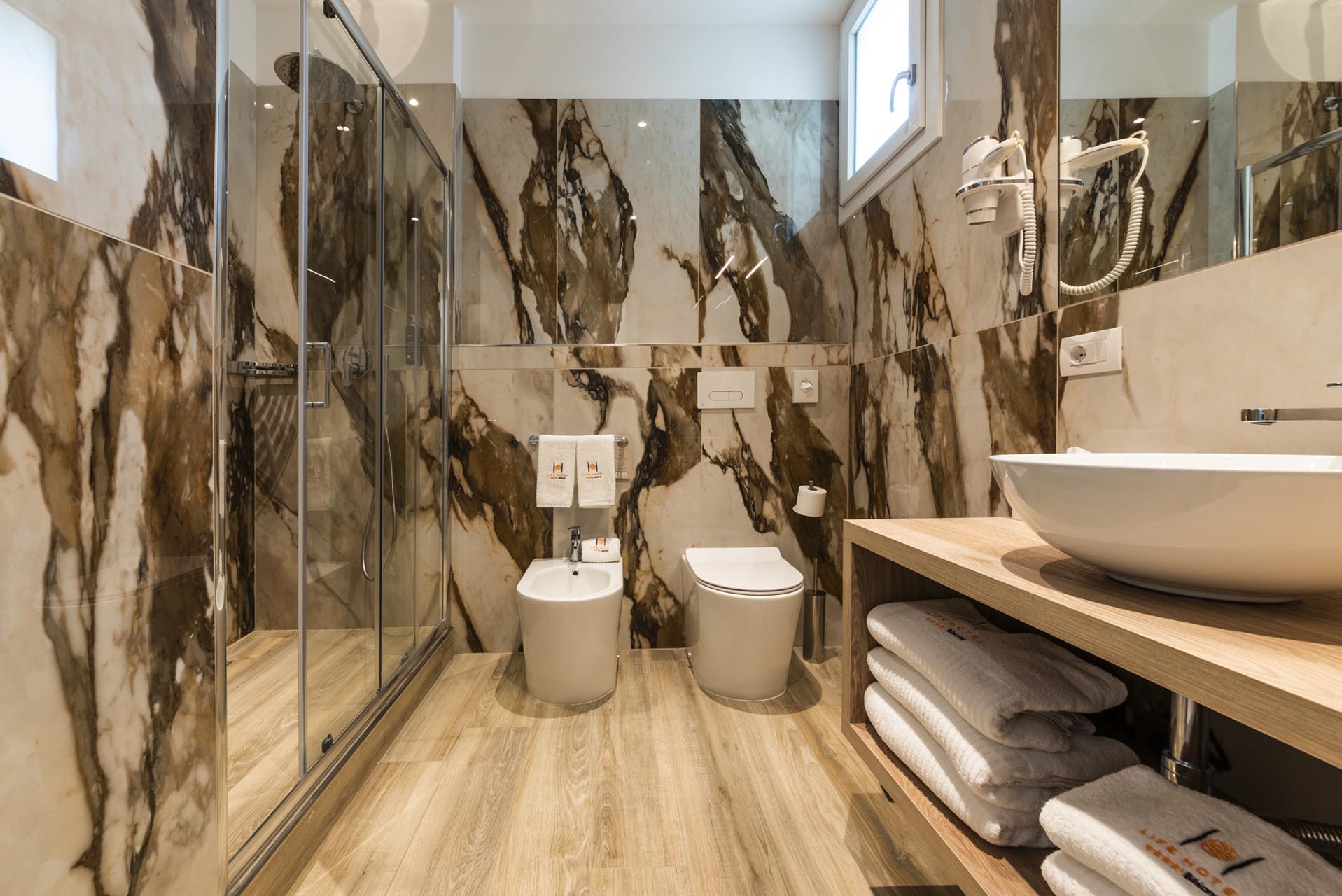 Rooms & Suites 142 DSC2527 2