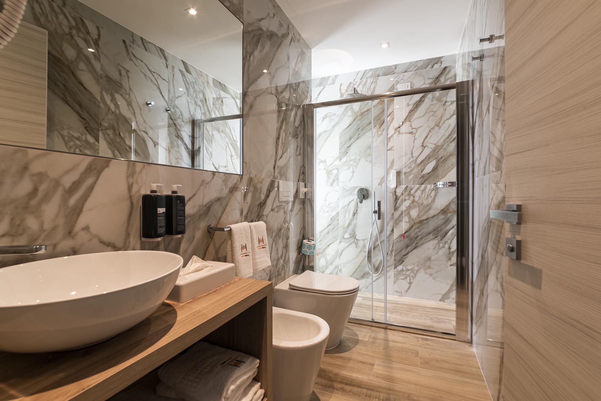 Rooms & Suites 294 FAM SUITE PAN PLUS 06