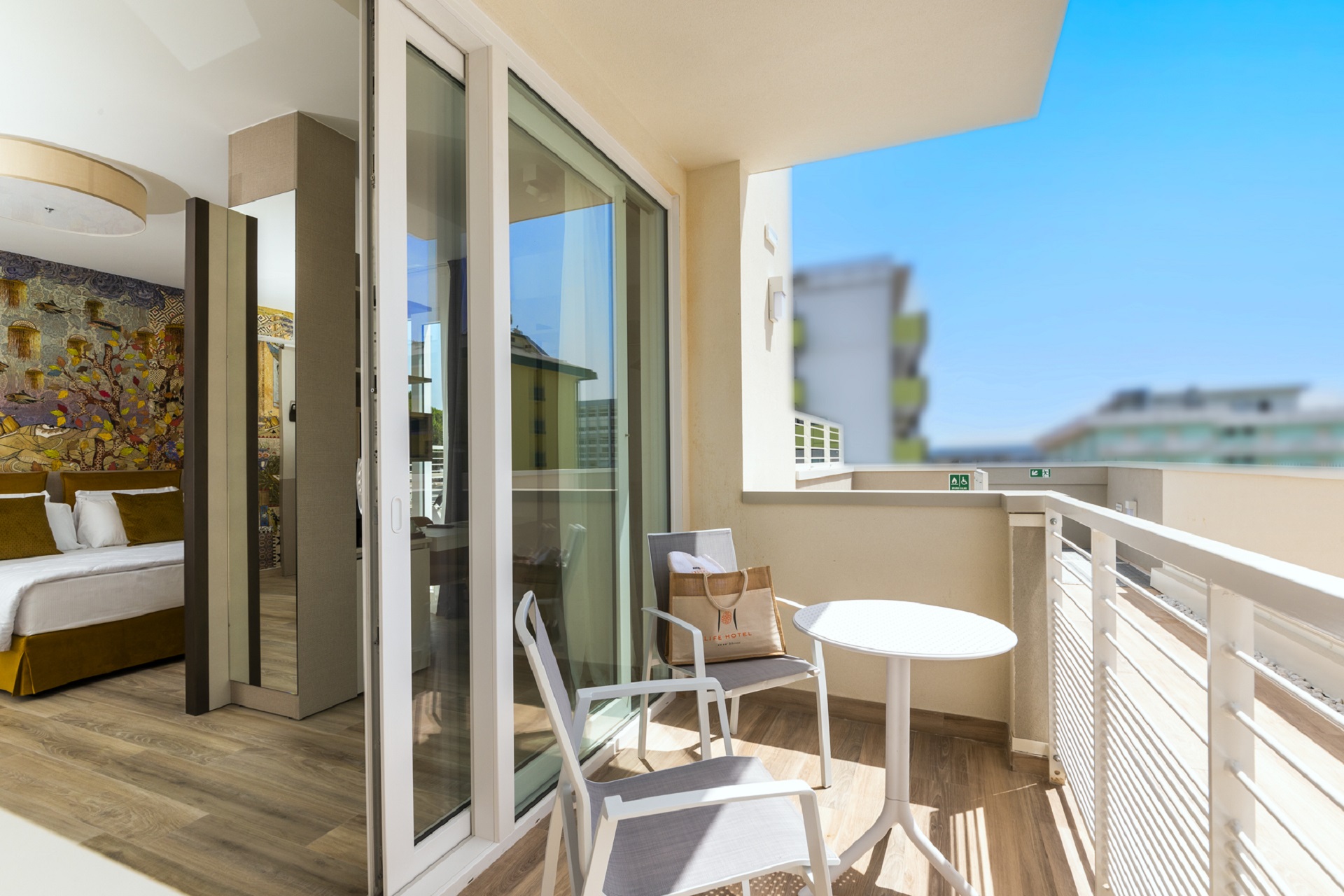 Rooms & Suites 198 JUNIOR SUITE SIDE POOL VIEW PLUS DSC3061