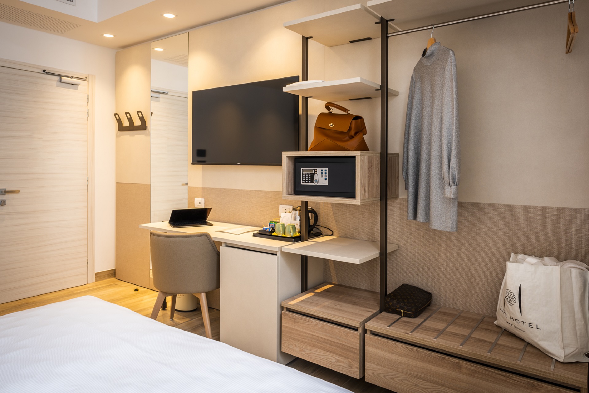 Rooms & Suites 2 LIFE ROOM BEIGE 12