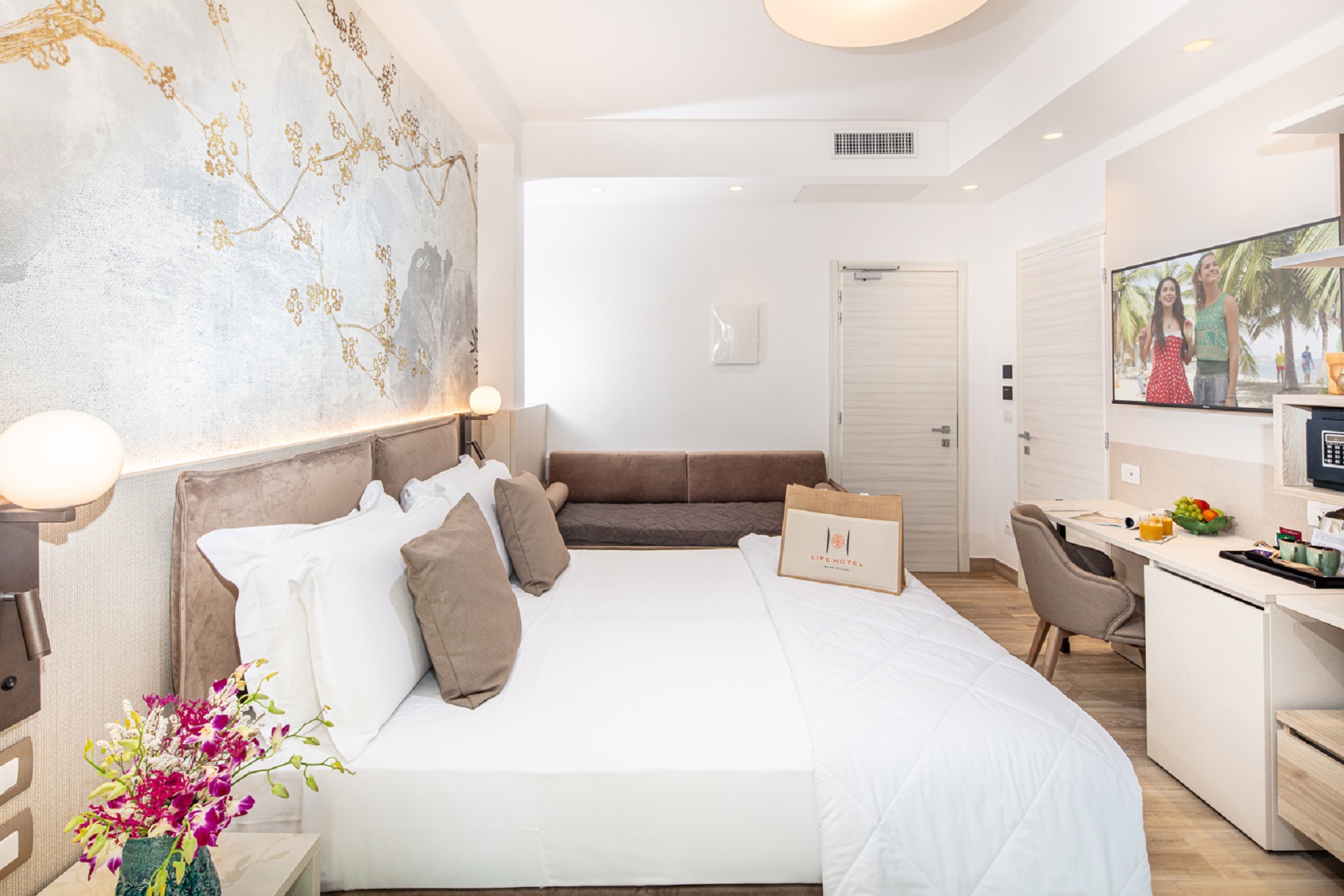 Rooms & Suites 86 Life room beige 139