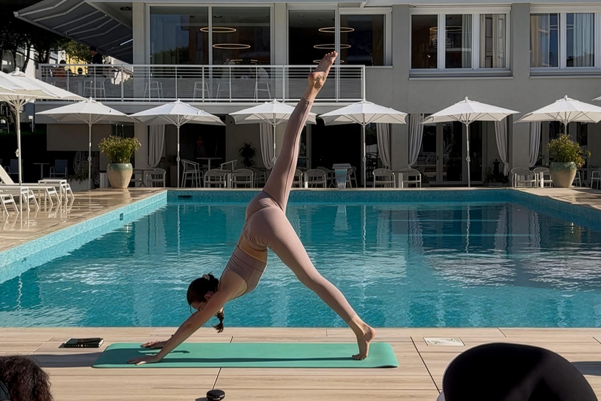 Service 40 yoga4